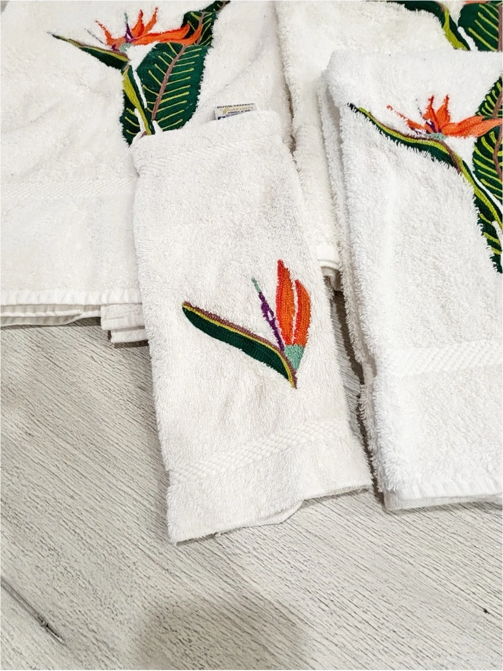 Vtg PALMER SMITH LINENS Set Of 4 Custom Embroidered Towels Bird Of Paradise